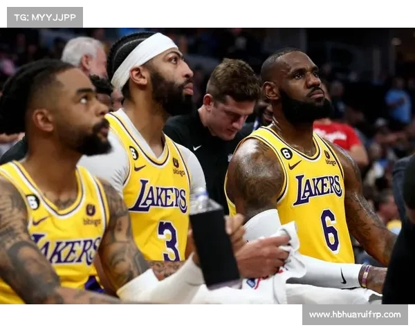 NBA巅峰对决:湖人勇士大战再掀波澜,超巨对决引爆赛场热潮 NBA巅峰对决:湖人勇士大战再掀波澜,超巨对决引爆赛场热潮